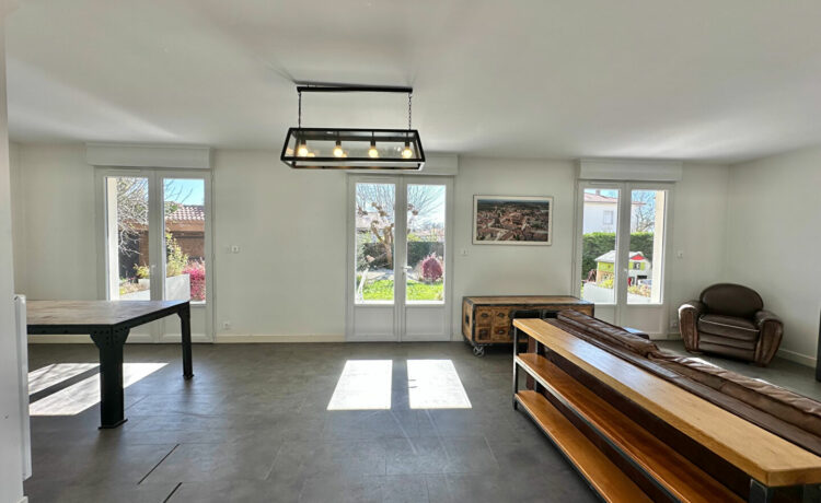 Maison 4 pièce(s) 121 m2