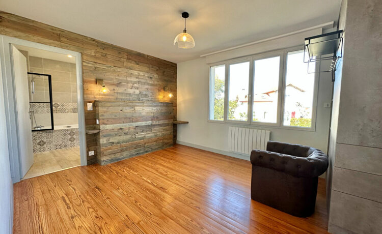 Maison 4 pièce(s) 121 m2
