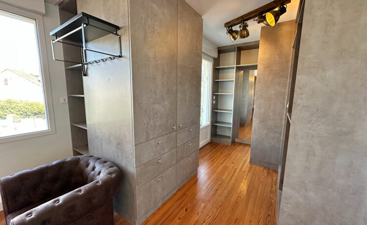 Maison 4 pièce(s) 121 m2
