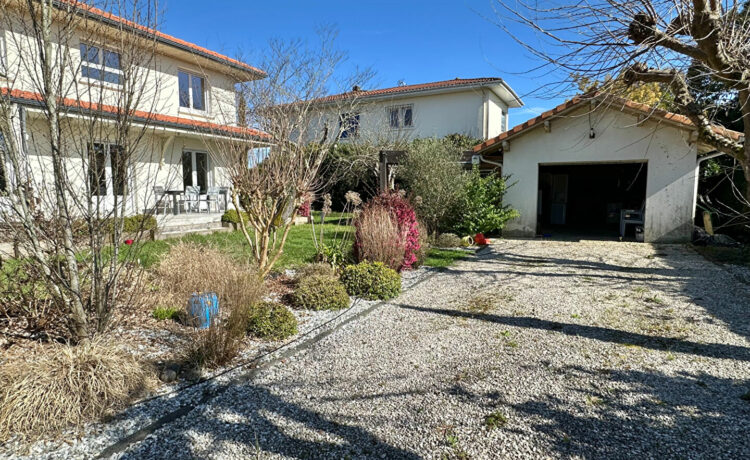 Maison 4 pièce(s) 121 m2