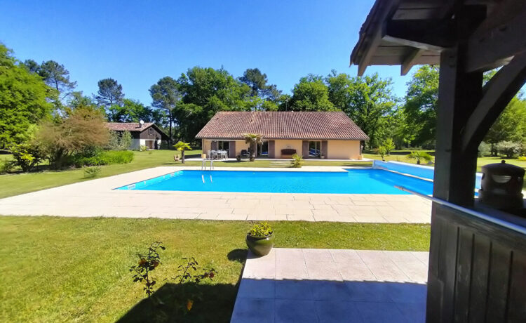 Maison landaise 7 pièces 226m² Roquefort 2
