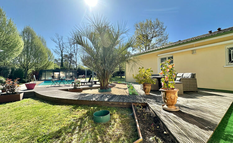 VILLA DE PLAIN-PIED AVEC PISCINE 2