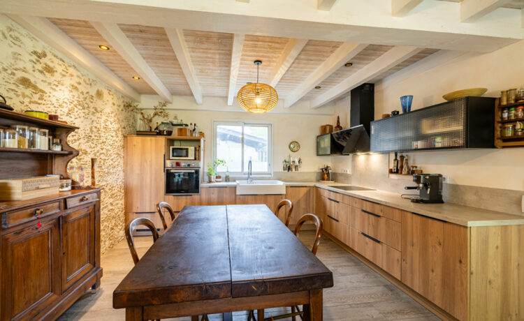 Magnifique grange rénovée, 137 m2, 4 ch, 1 hectare de terrain 3
