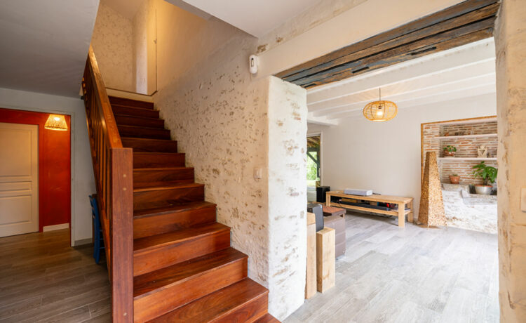 Magnifique grange rénovée, 137 m2, 4 ch, 1 hectare de terrain