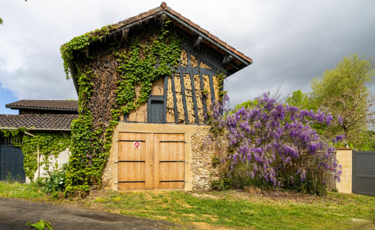 Magnifique grange rénovée, 137 m2, 4 ch, 1 hectare de terrain