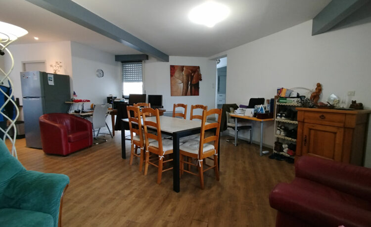 Appartement 85 m2, 3 ch, garage, accés privé
