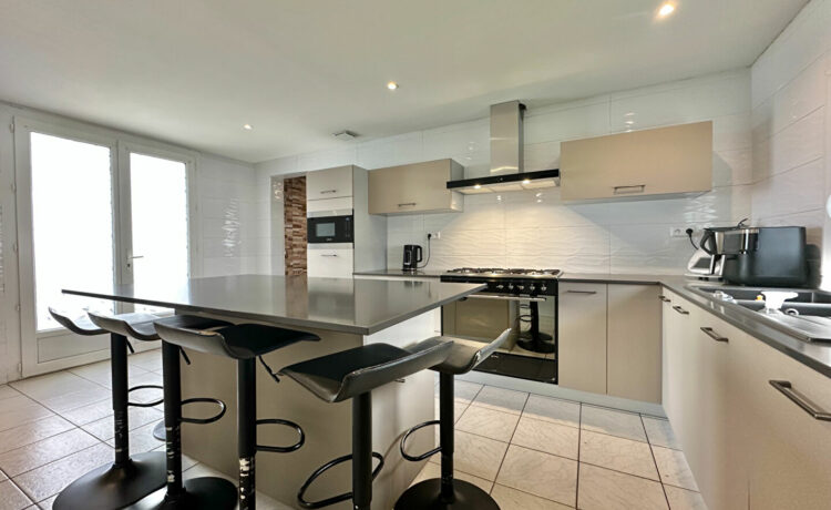 Maison Mont De Marsan 6 pièce(s) 140 m2 4