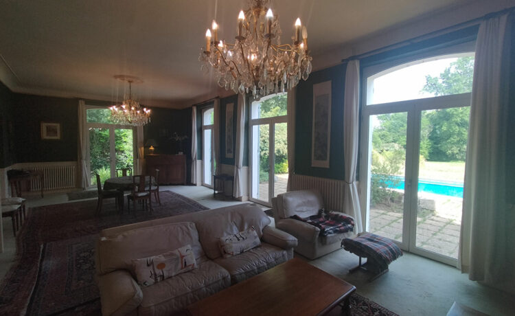 Maison de caractère 7 pièce(s) 256m²