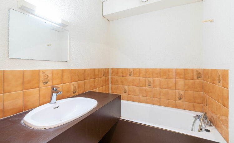 T2 vendu libre proche centre ville