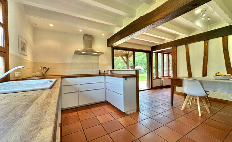 Maison Landaise 6 pièce(s) 182 m²