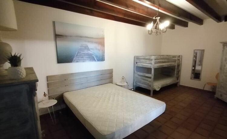PROPRIETE AVEC PISCINE SUR LA COMMUNE D'ESCOURCE